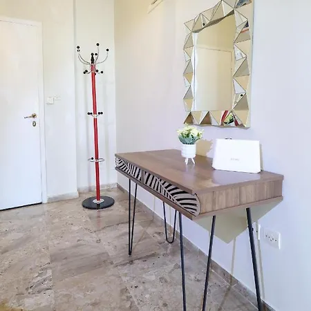 Spacious View Of Square * 칼라마타