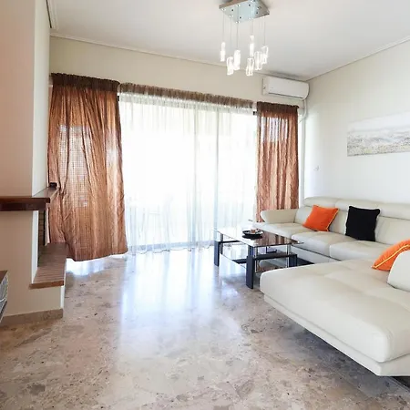 Apartamento Spacious View Of Square Calamata