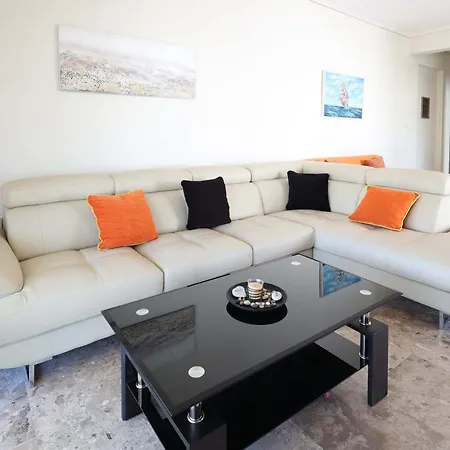 Spacious View Of Square * Kalamata