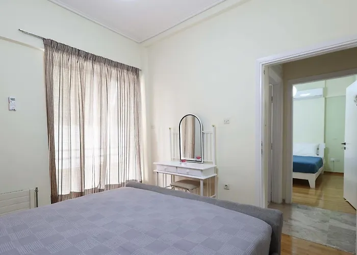 Spacious View Of Square Appartamento *