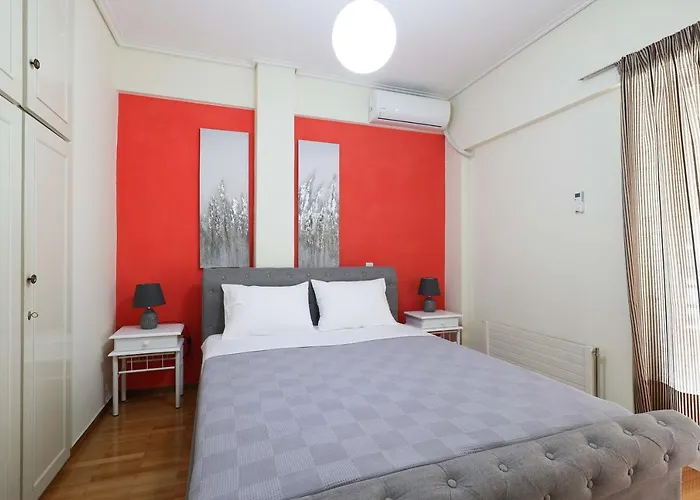 아파트 Spacious View Of Square 칼라마타