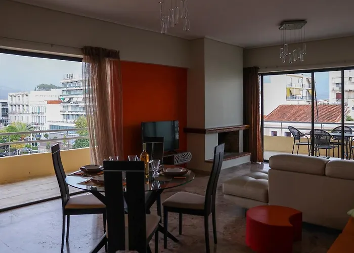 Spacious View Of Square 아파트 *