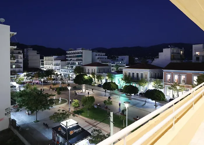 Spacious View Of Square Καλαμάτα